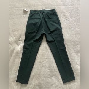 GAP slim ankle, high rise, size 4, new with a tag